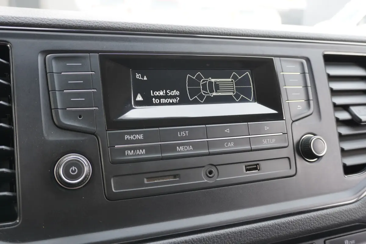 2.0 TDI 140PK L3H3 4Motion EURO 6 - Airco - PDC - €21.950,- Excl.