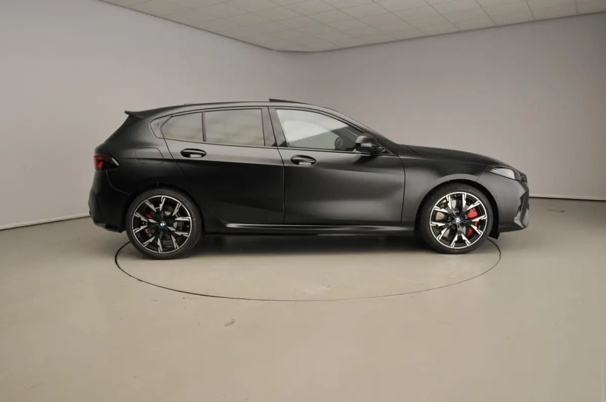 120 M Sportpakket Pro / Premium Pack / Panoramadak / Harman-Kardon /  Camera / Getint glas / Alu wielen 19 inch