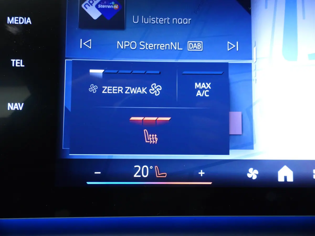 120 M Sportpakket Pro / Premium Pack / Panoramadak / Harman-Kardon /  Camera / Getint glas / Alu wielen 19 inch
