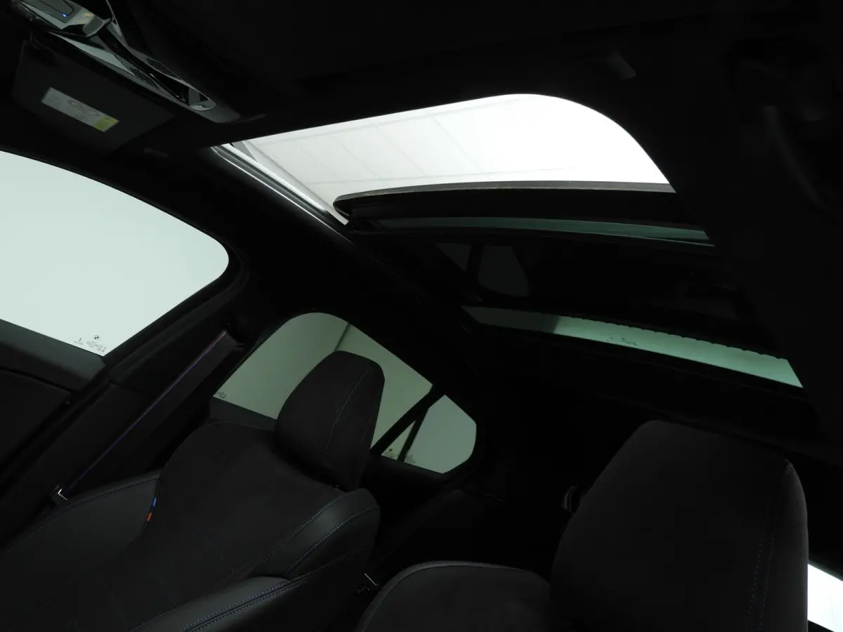 120 M Sportpakket Pro / Premium Pack / Panoramadak / Harman-Kardon /  Camera / Getint glas / Alu wielen 19 inch