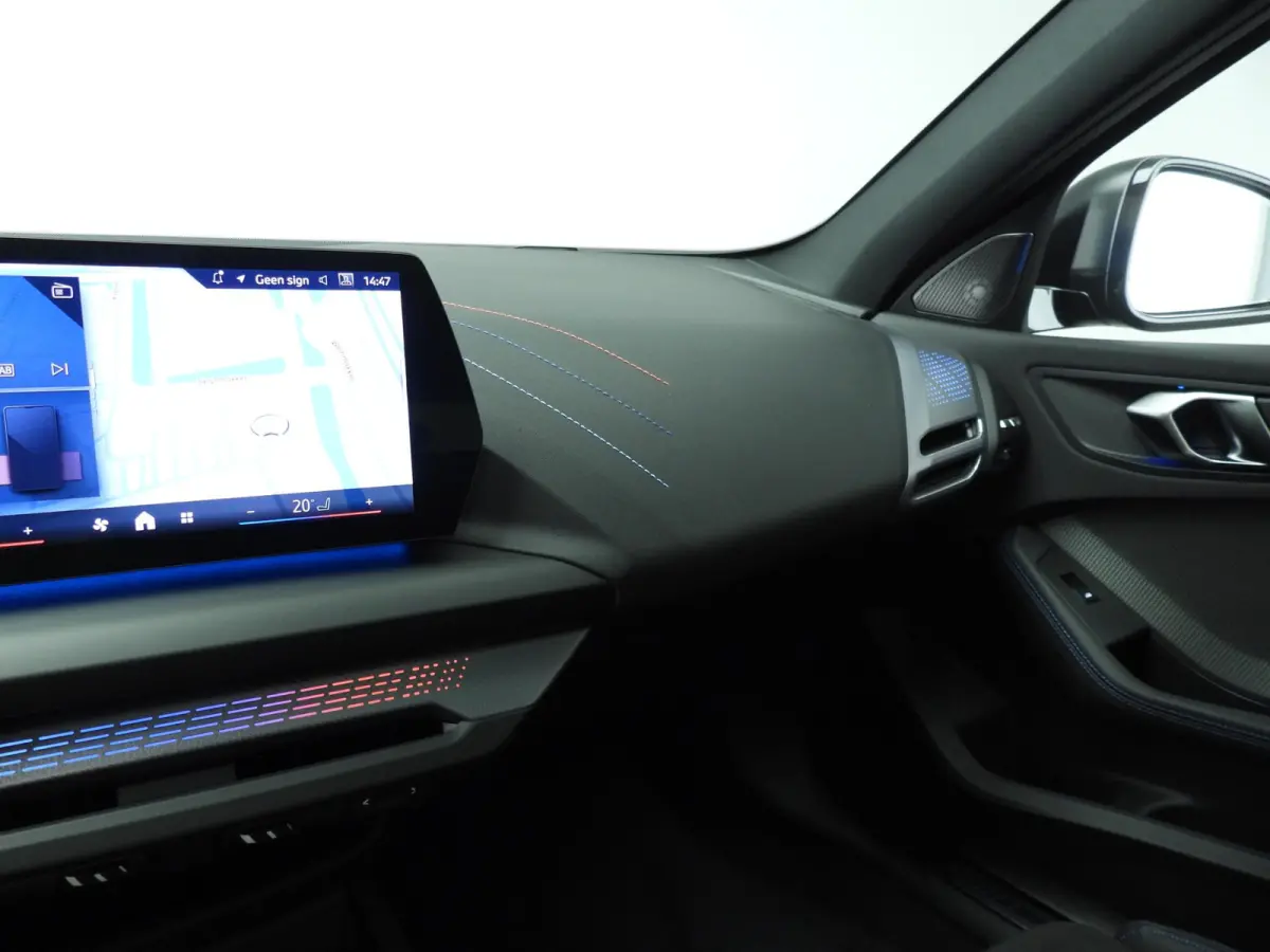 120 M Sportpakket Pro / Premium Pack / Panoramadak / Harman-Kardon /  Camera / Getint glas / Alu wielen 19 inch