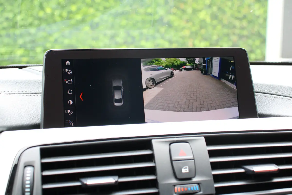 440i xDrive High Executive UNIEK | NL-AUTO! | DEALER OH! | PANODAK | ELEKTR. STOEL INCL. MEMORY | STOELVERWARMING | CAMERA | CRUISE | LEDER | LED | PARK SENS V+A