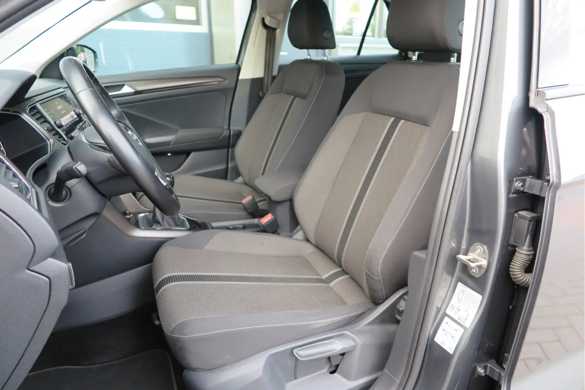 1.0 TSI 85kw 116pk Style Led, Virtual Cockpit, LMV, Camera , Trekhaak afneembaar, DAB+ ,Navigatie via Carplay, PDC etc.