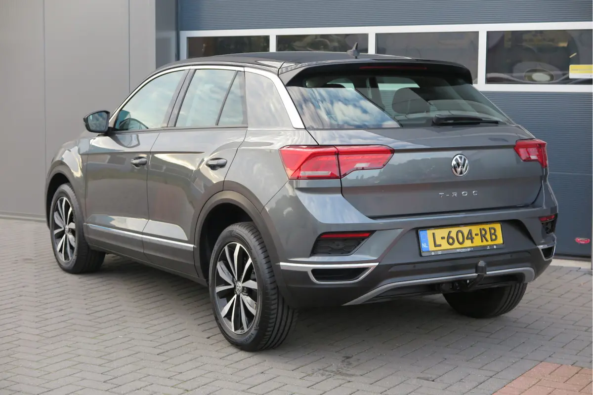 1.0 TSI 85kw 116pk Style Led, Virtual Cockpit, LMV, Camera , Trekhaak afneembaar, DAB+ ,Navigatie via Carplay, PDC etc.