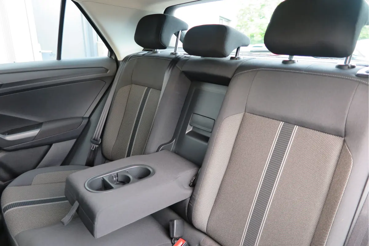 1.0 TSI 85kw 116pk Style Led, Virtual Cockpit, LMV, Camera , Trekhaak afneembaar, DAB+ ,Navigatie via Carplay, PDC etc.
