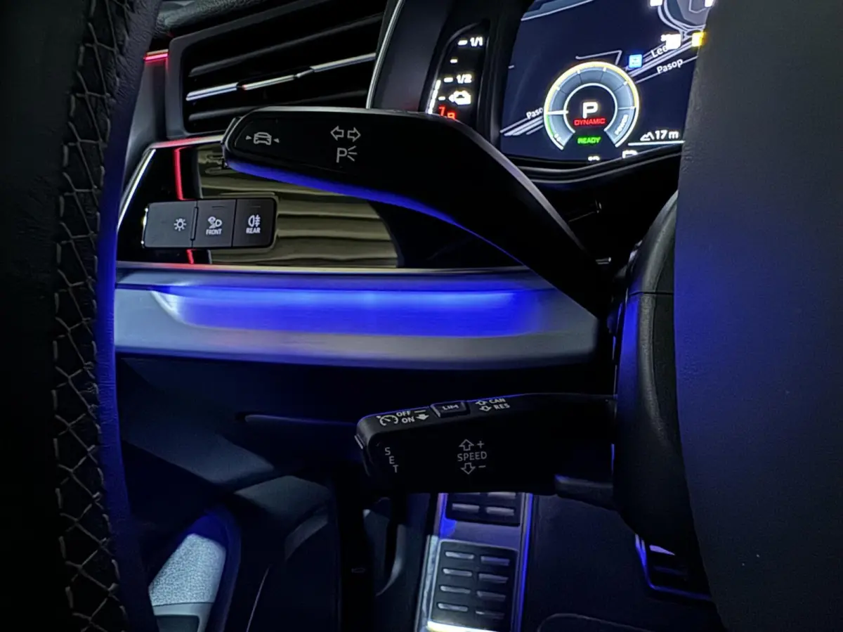 55 TFSIe Quattro S-line Pano Sfeer Luchtver. Carplay Trekh.