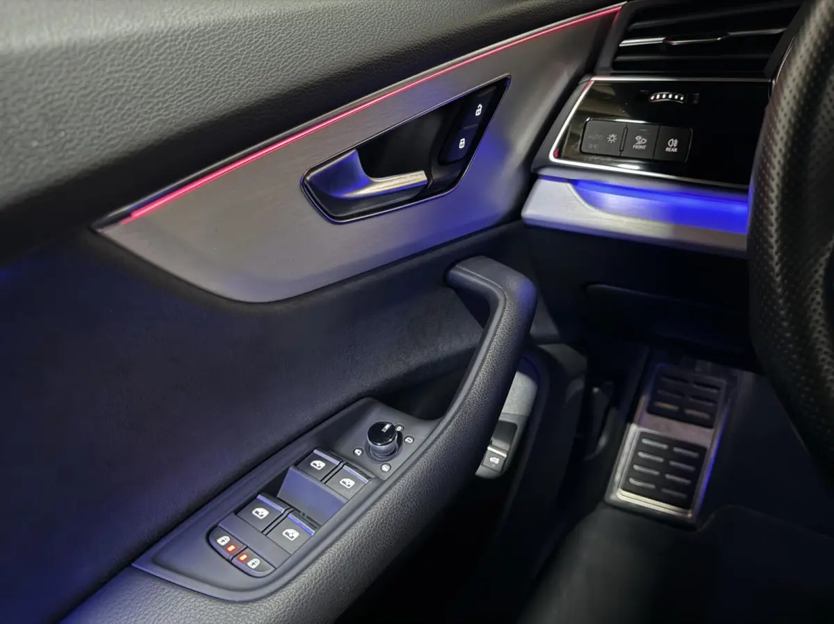 55 TFSIe Quattro S-line Pano Sfeer Luchtver. Carplay Trekh.