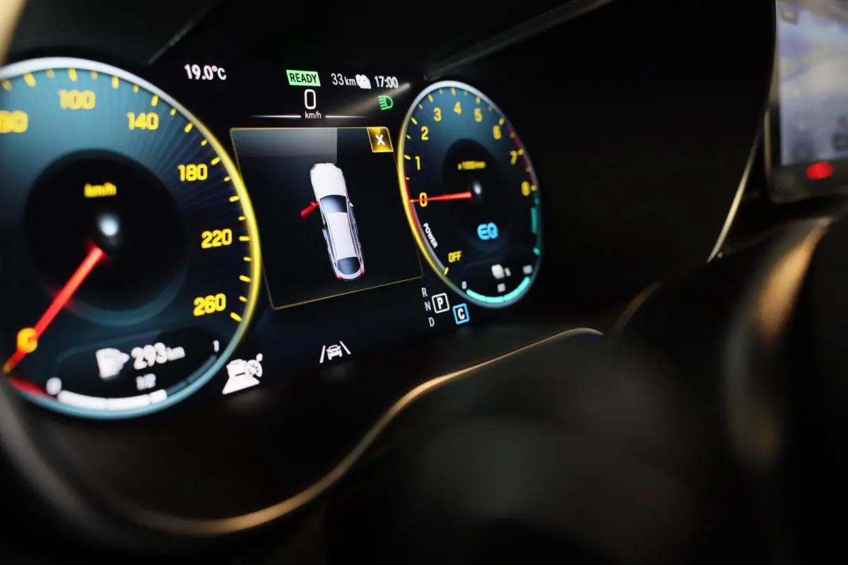 300e 4MATIC AMG 63 Look / Memory / Digital Cockpit / Open Dak / Camera / Acc / Trekhaak / Led