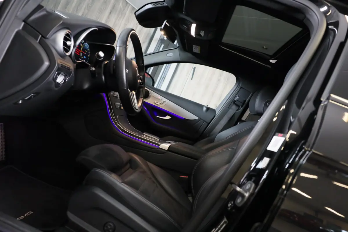 300e 4MATIC AMG 63 Look / Memory / Digital Cockpit / Open Dak / Camera / Acc / Trekhaak / Led