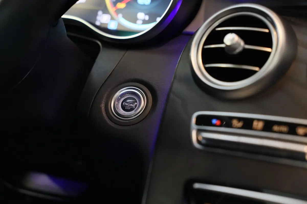 300e 4MATIC AMG 63 Look / Memory / Digital Cockpit / Open Dak / Camera / Acc / Trekhaak / Led