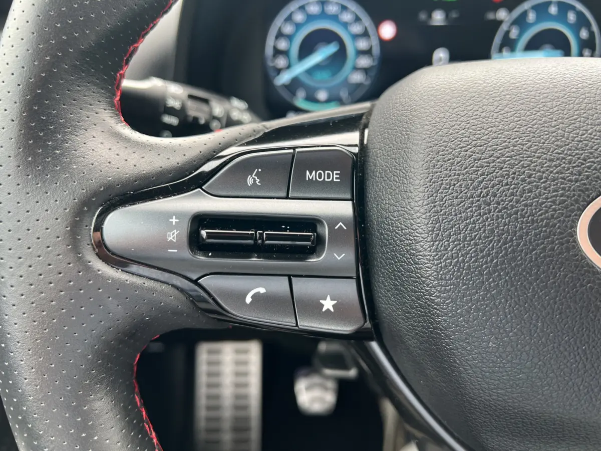 1.0 T-GDI 100pk N-Line | Camera | Carplay | Premium audio | Cruise controle | Navigatie | 17'' velgen | Dodehoek detectie | Parkeersensoren
