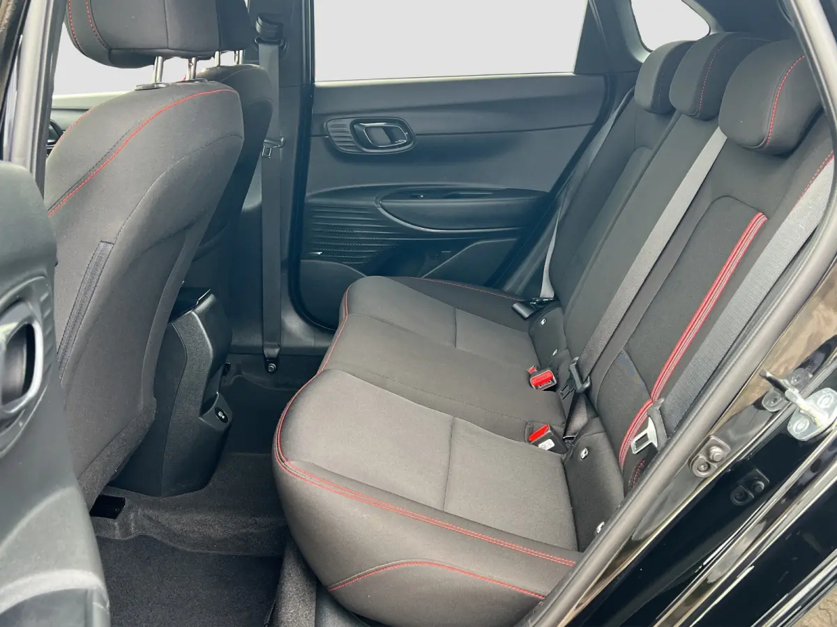 1.0 T-GDI 100pk N-Line | Camera | Carplay | Premium audio | Cruise controle | Navigatie | 17'' velgen | Dodehoek detectie | Parkeersensoren