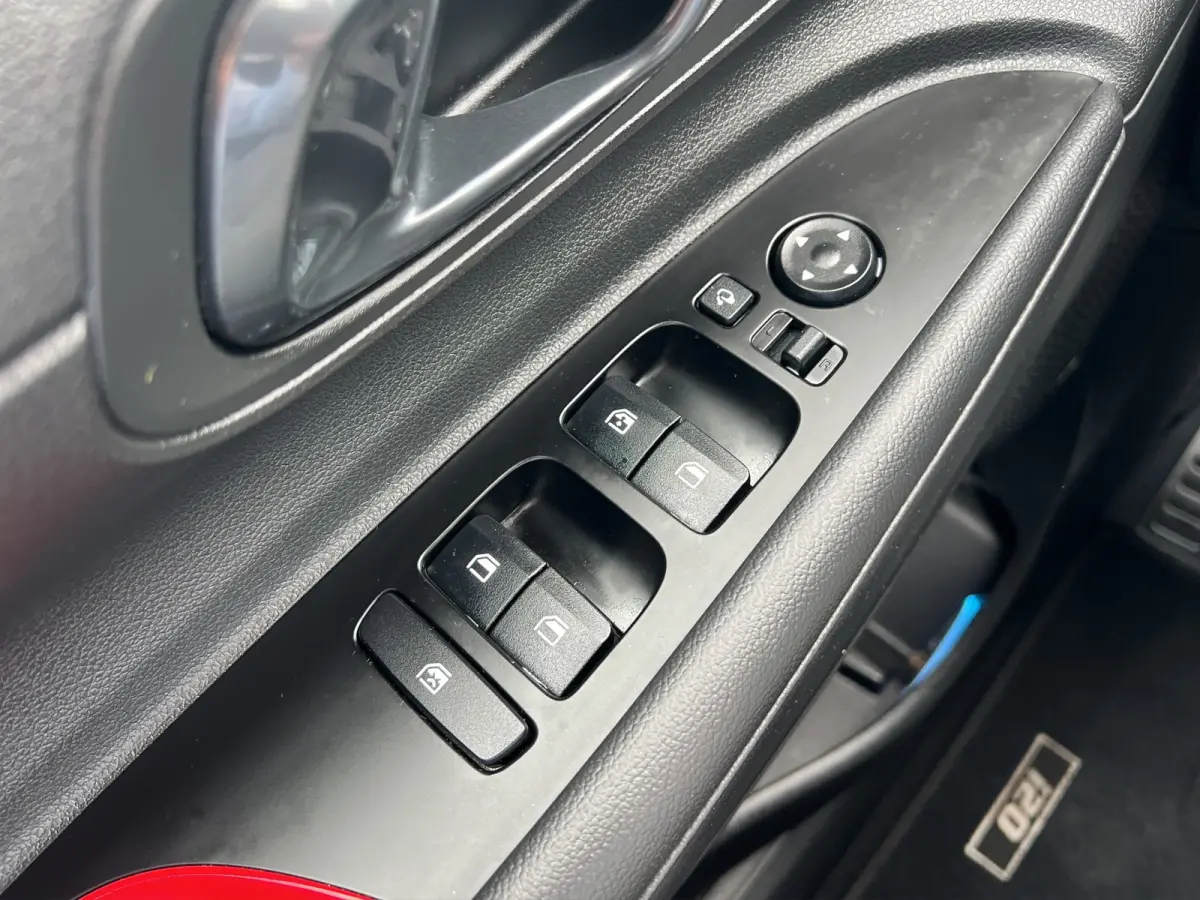 1.0 T-GDI 100pk N-Line | Camera | Carplay | Premium audio | Cruise controle | Navigatie | 17'' velgen | Dodehoek detectie | Parkeersensoren