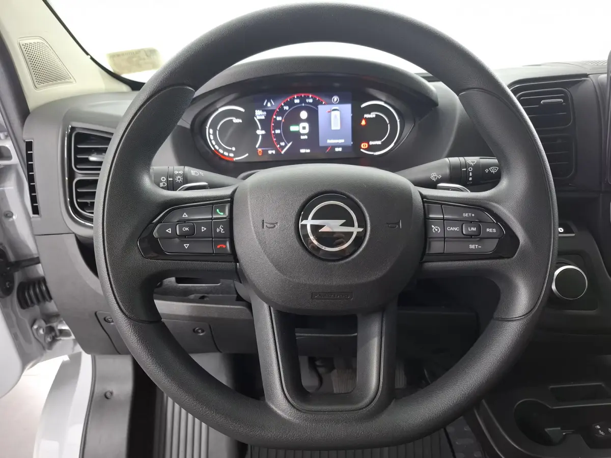 Electric 3.5t L3H2 Zwaar 110 kWh | Achteruitrijcamera | Airco (automatisch) | Apple Carplay/Android Auto|telefoonintegratie premium