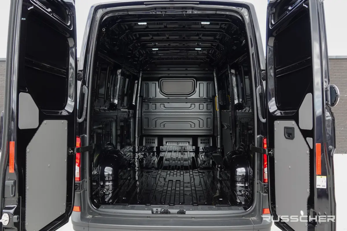 L3H3 | 2.0Tdi 140Pk Aut. | Nieuw Model | Stoel-Stoel | Achteruitrijcamera | LED | Deep Black