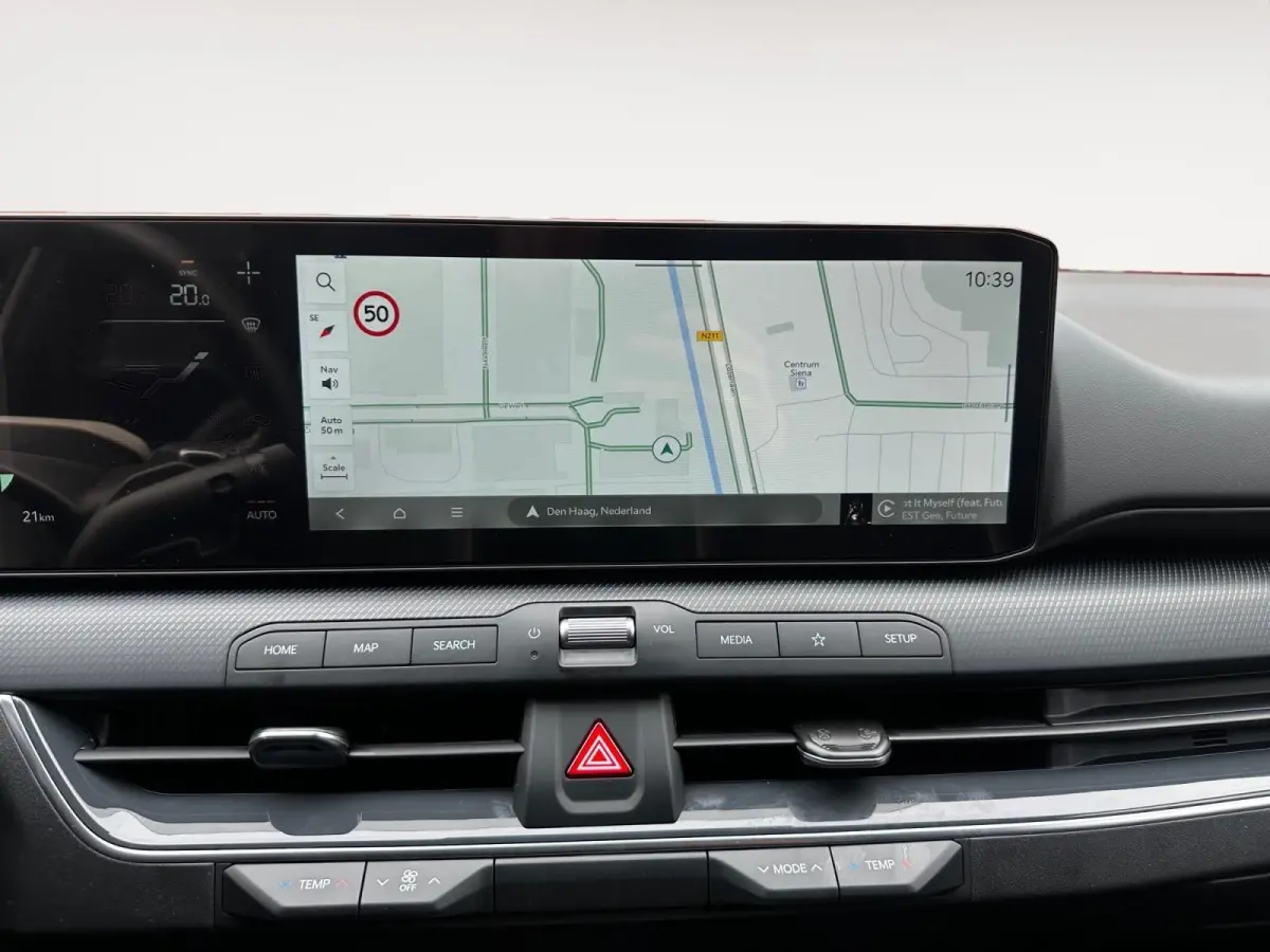 1.0 T-GDi MHEV GT-Line Launch Edition (pano) | Stoel & stuurverwarming | Wireless carplay/android auto | Fabrieksgarantie t/m 6-2036 +3x 1 jaar* | metallic lak | NAP