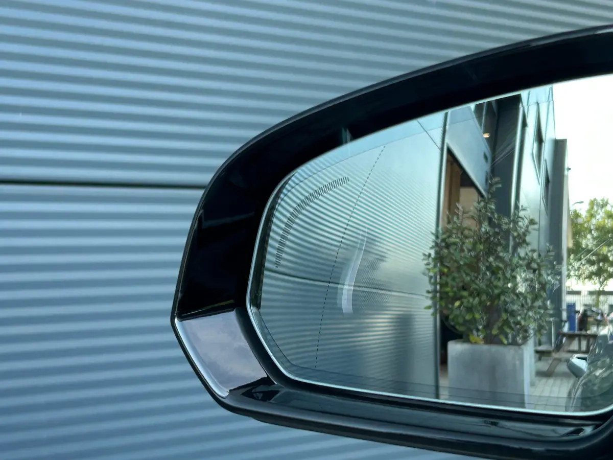 2.0 T8 Plug-in hybrid AWD Plus Dark | Panoramadak | Trekhaak | HUD | Harman/Kardon |