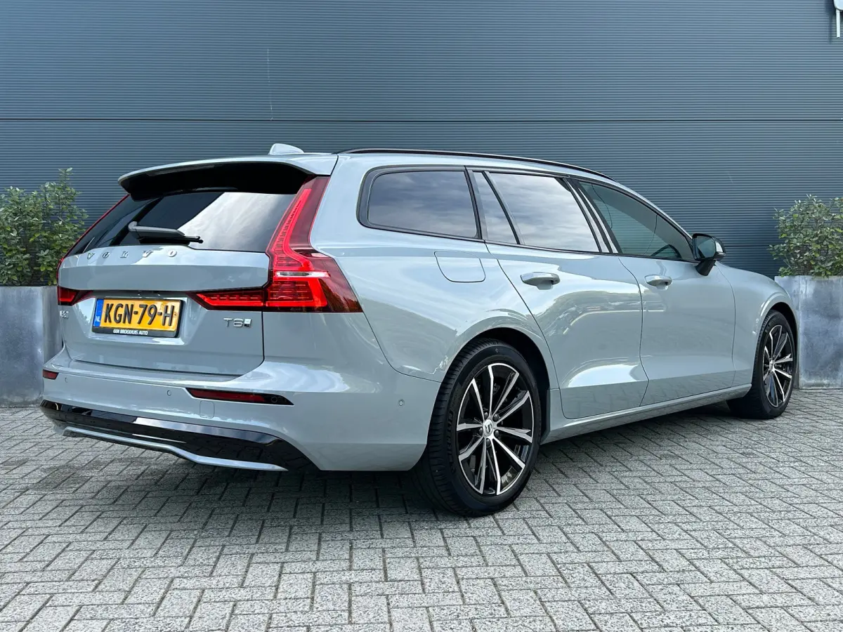 2.0 T8 Plug-in hybrid AWD Plus Dark | Panoramadak | Trekhaak | HUD | Harman/Kardon |