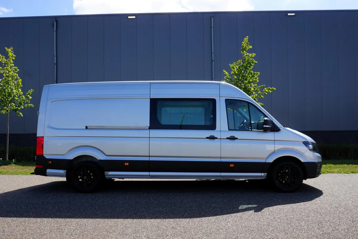 35 2.0 TDI L4H3 Highline in Nieuwstaat met BPM voordeel |Mooie Camperbasis |180 PK Automaat |2 stoelen |Adaptive Cruise |Standkachel |Trekhaak |Camera |Metallic |Stoelverwarming