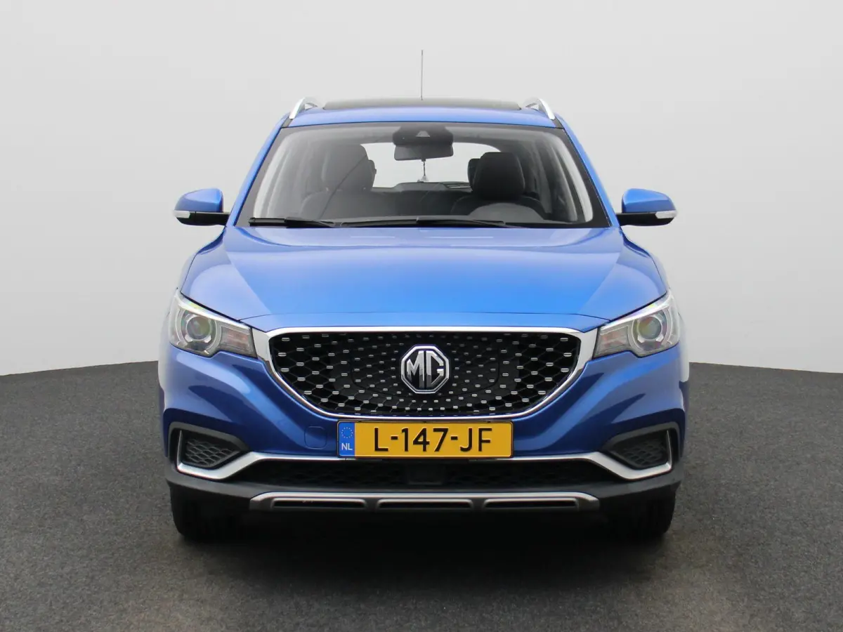 MG Luxury 45 kWh | Automaat | Panoramadak | Leder | Navigatie | Airco | Achteruitrijcamera | Apple Carplay / Android Auto | Stoelverwarming | Lichtmetalen Velgen |