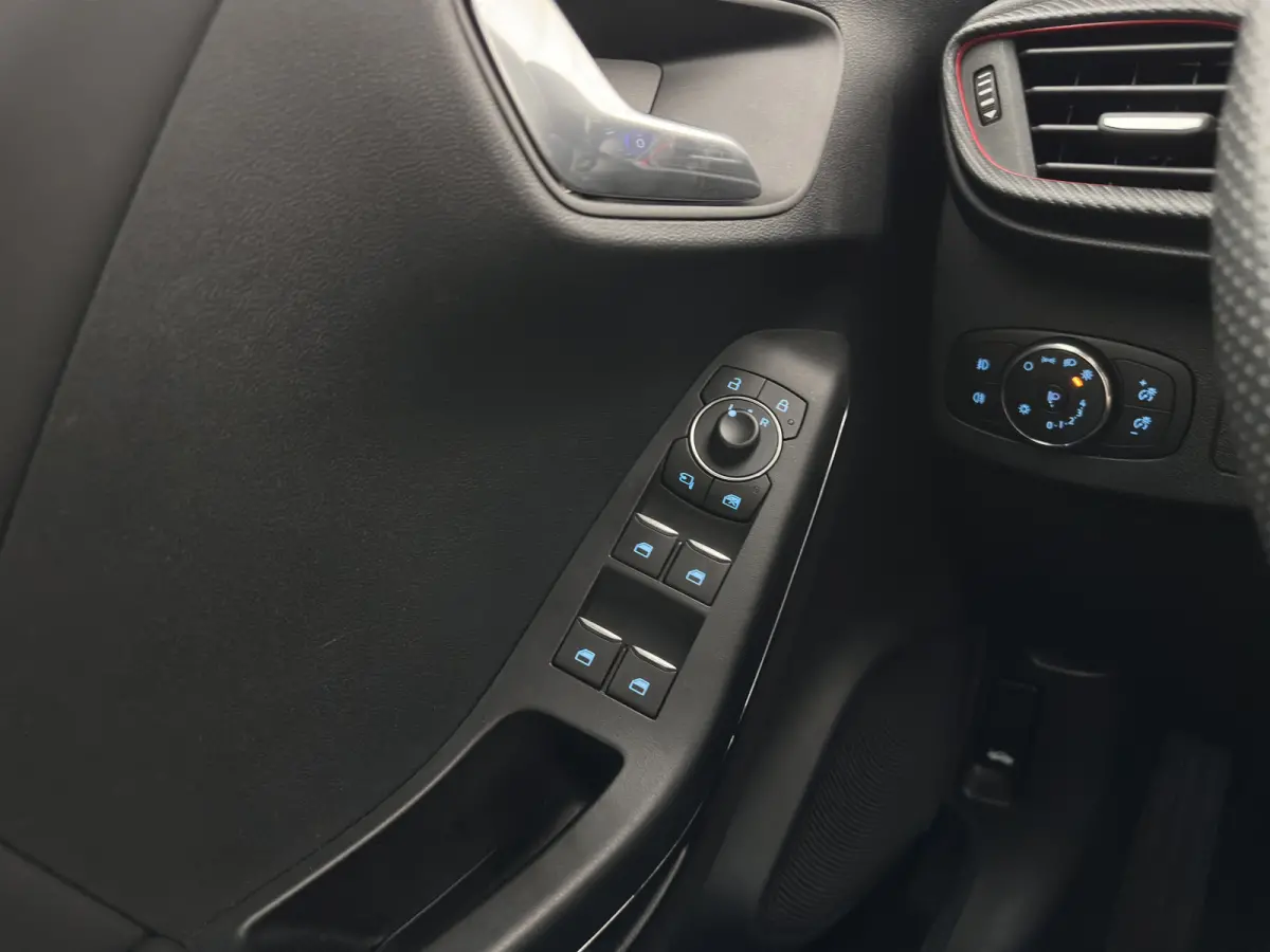 1.0 EcoBoost ST-Line X MHEV (INCL-BTW) *LEATHER-FABRIC | ADAPTIVE-CRUISE | FULL-LED | BANG&OLUFSEN |  BLIND-SPOT | CAMERA | HEATED-SPORTSEATS | DIGI-COCKPIT | NAVI-FULLMAP | PRIVACY-GLASS | 
