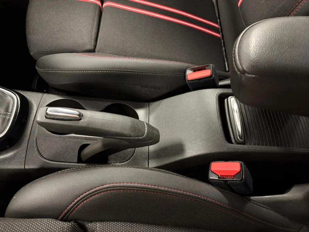 1.2 Turbo GS Line*Cruise-Control*LED*Apple/ Android*PDC*Airco*2-Tone*