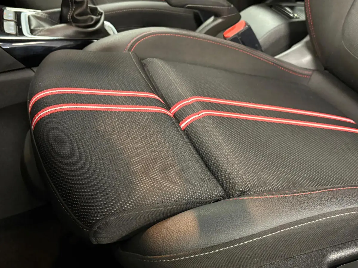 1.2 Turbo GS Line*Cruise-Control*LED*Apple/ Android*PDC*Airco*2-Tone*