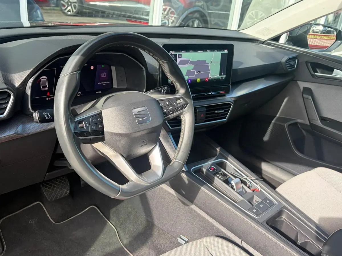 1.0 EcoTSI Style Business Intense|Automaat|Inklapbare Trekhaak|Camera|Apple Carplay+Android Auto