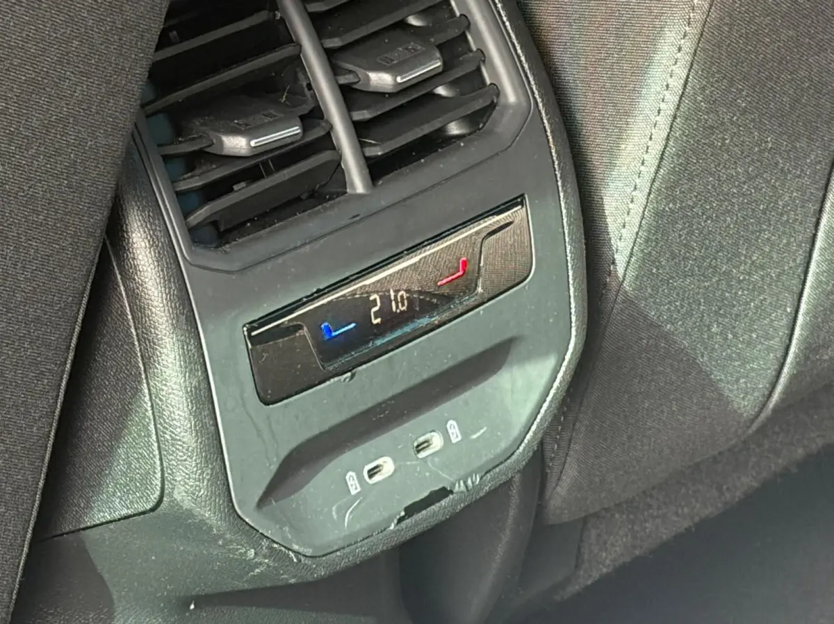 1.0 EcoTSI Style Business Intense|Automaat|Inklapbare Trekhaak|Camera|Apple Carplay+Android Auto
