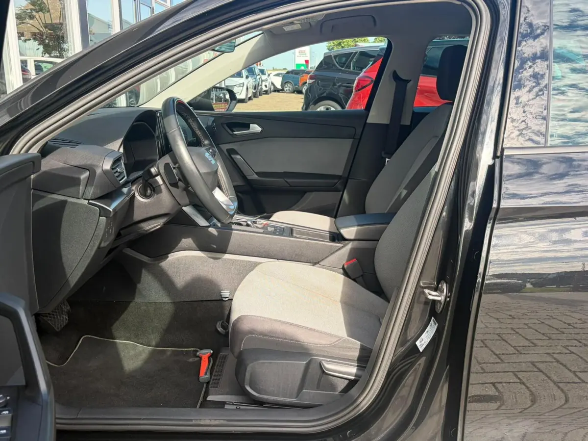 1.0 EcoTSI Style Business Intense|Automaat|Inklapbare Trekhaak|Camera|Apple Carplay+Android Auto