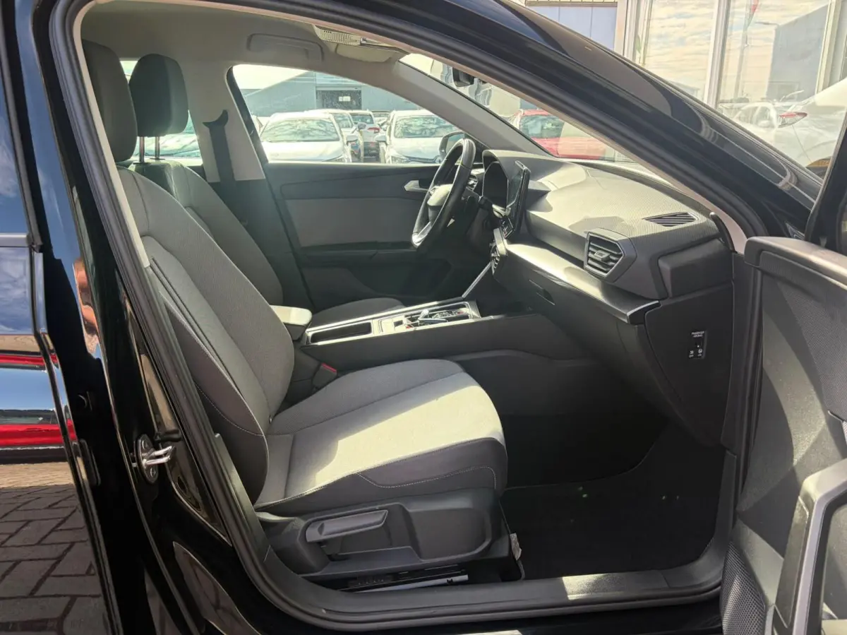 1.0 EcoTSI Style Business Intense|Automaat|Inklapbare Trekhaak|Camera|Apple Carplay+Android Auto