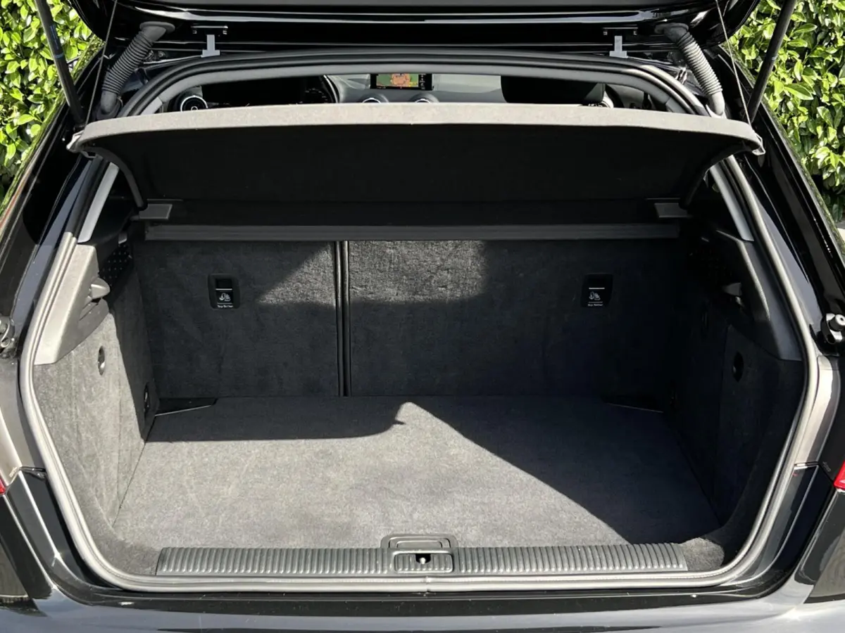 30 TDI S-TRONIC Design Pro Line Plus, FACELIFT, EURO6, NAVIGATIE, CRUISE CONTROL, CLIMATECONTROL, CAMERA, TREKHAAK, LICHTMETAAL 18"