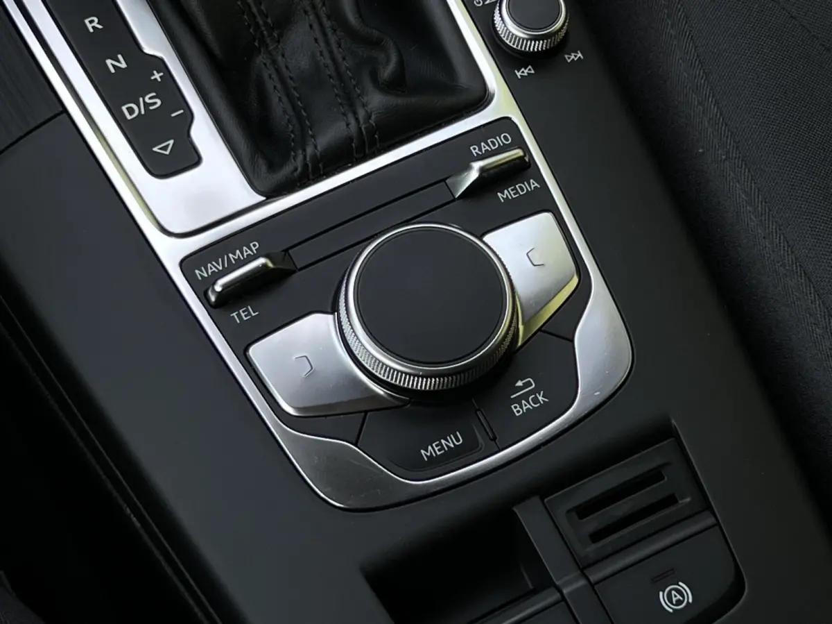 30 TDI S-TRONIC Design Pro Line Plus, FACELIFT, EURO6, NAVIGATIE, CRUISE CONTROL, CLIMATECONTROL, CAMERA, TREKHAAK, LICHTMETAAL 18"