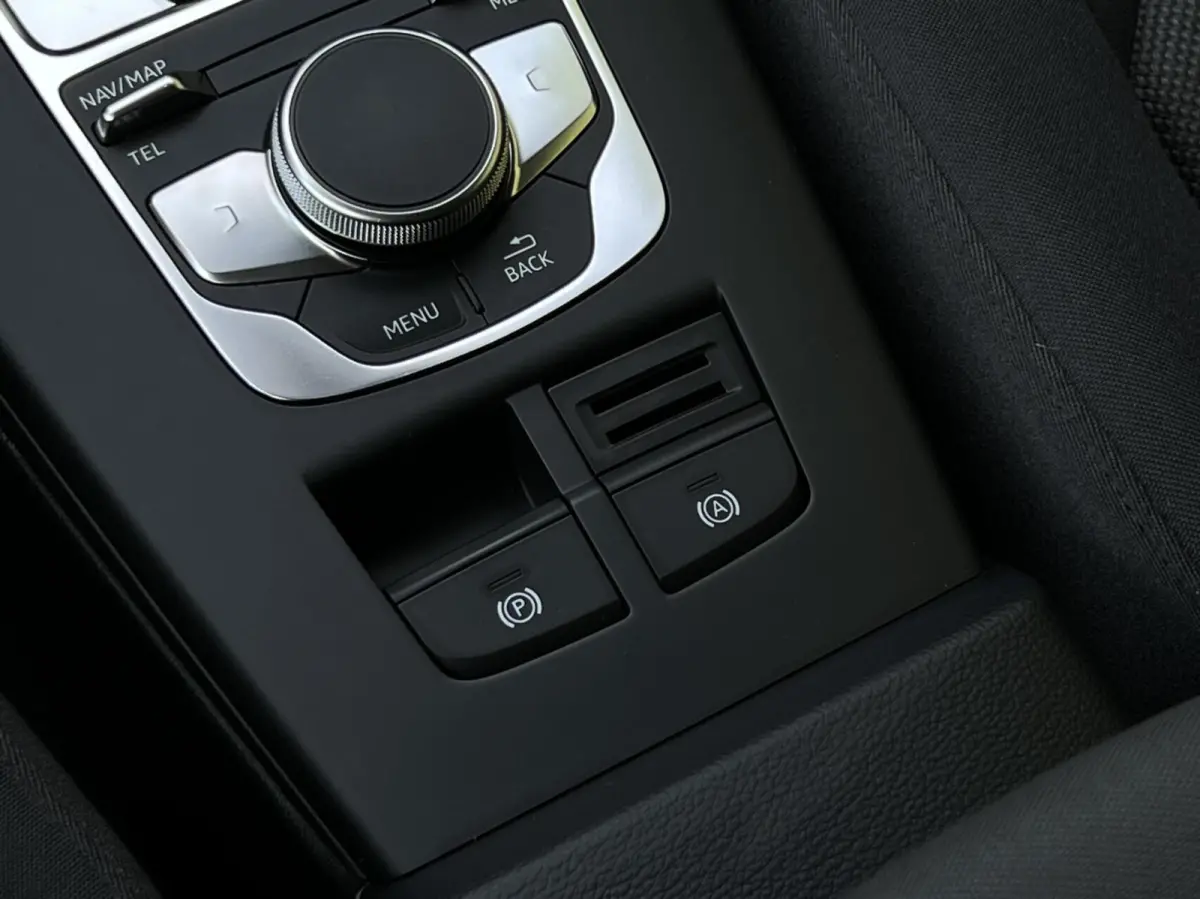 30 TDI S-TRONIC Design Pro Line Plus, FACELIFT, EURO6, NAVIGATIE, CRUISE CONTROL, CLIMATECONTROL, CAMERA, TREKHAAK, LICHTMETAAL 18"