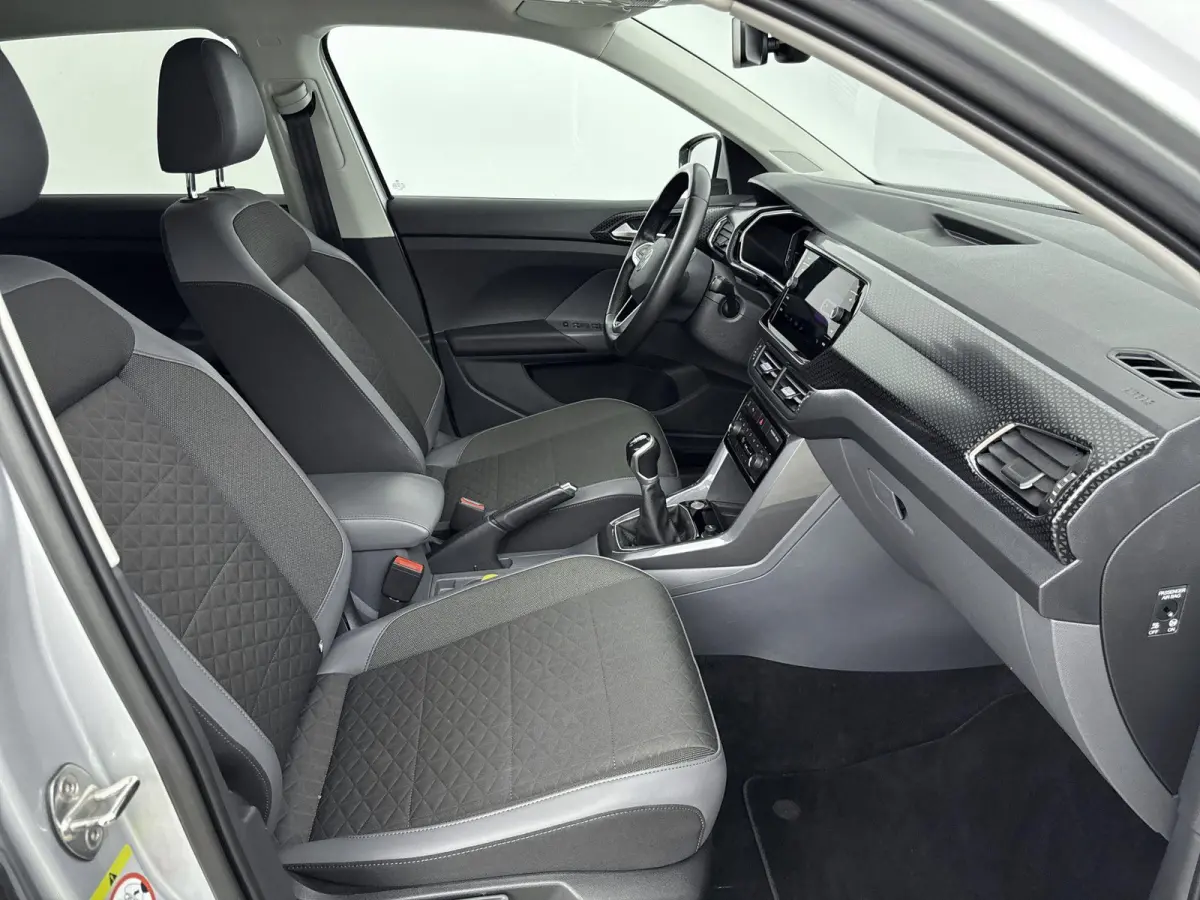 110 pk Style | Navigatie | CarPlay | Camera | Adaptieve Cruise Control | All Season Banden