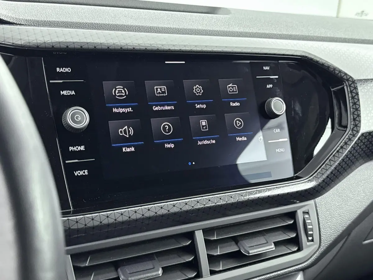 110 pk Style | Navigatie | CarPlay | Camera | Adaptieve Cruise Control | All Season Banden