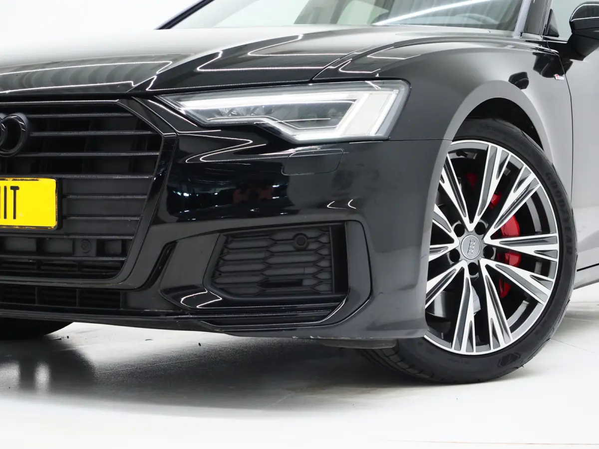 55 TFSI e quattro Competition | Leder/Alcantara | Memory | Cruise | PDC | Donkere Hemel | Sportstuur | Carplay