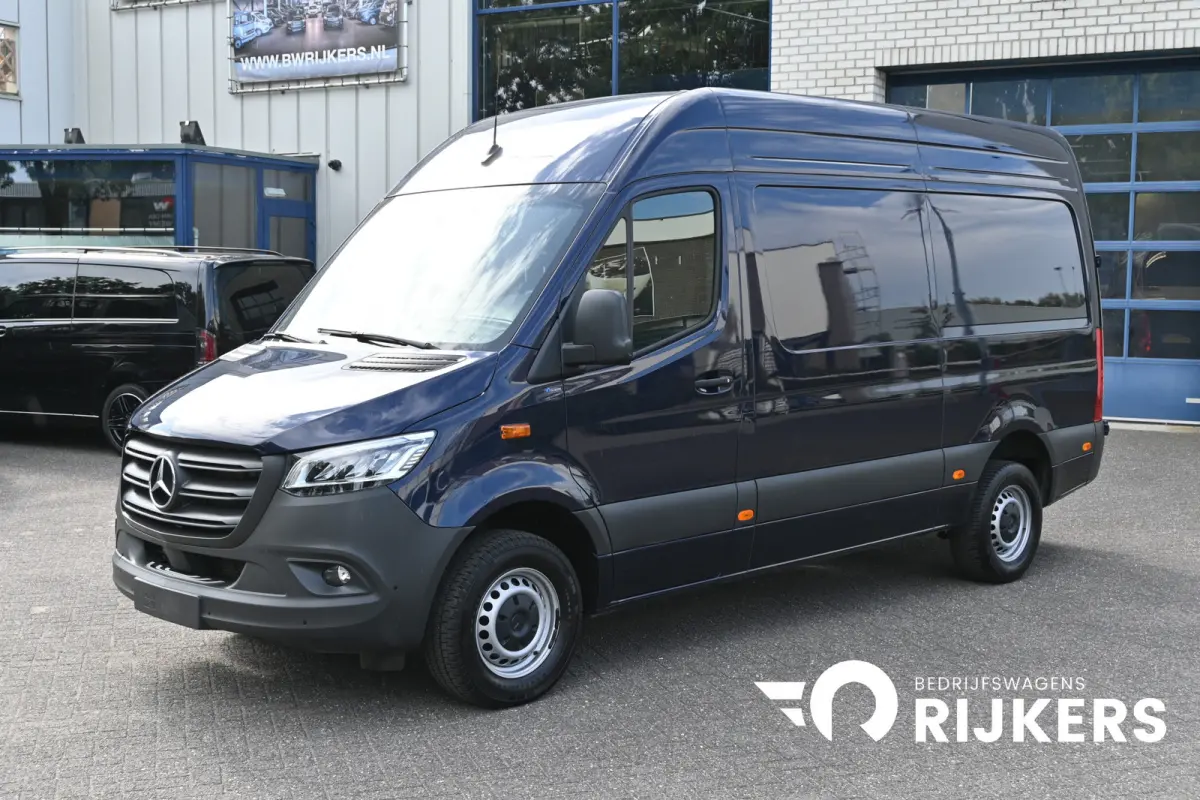 317 CDI L2H2 Pro LED, Geveerde stoel, Navigatie met camera