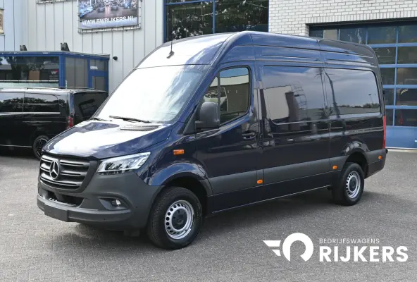 317 CDI L2H2 Pro LED, Geveerde stoel, Navigatie met camera