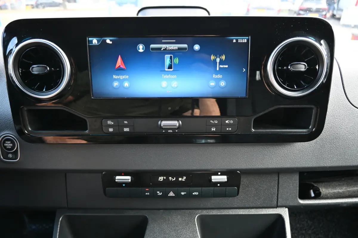 317 CDI L2H2 Pro LED, Geveerde stoel, Navigatie met camera