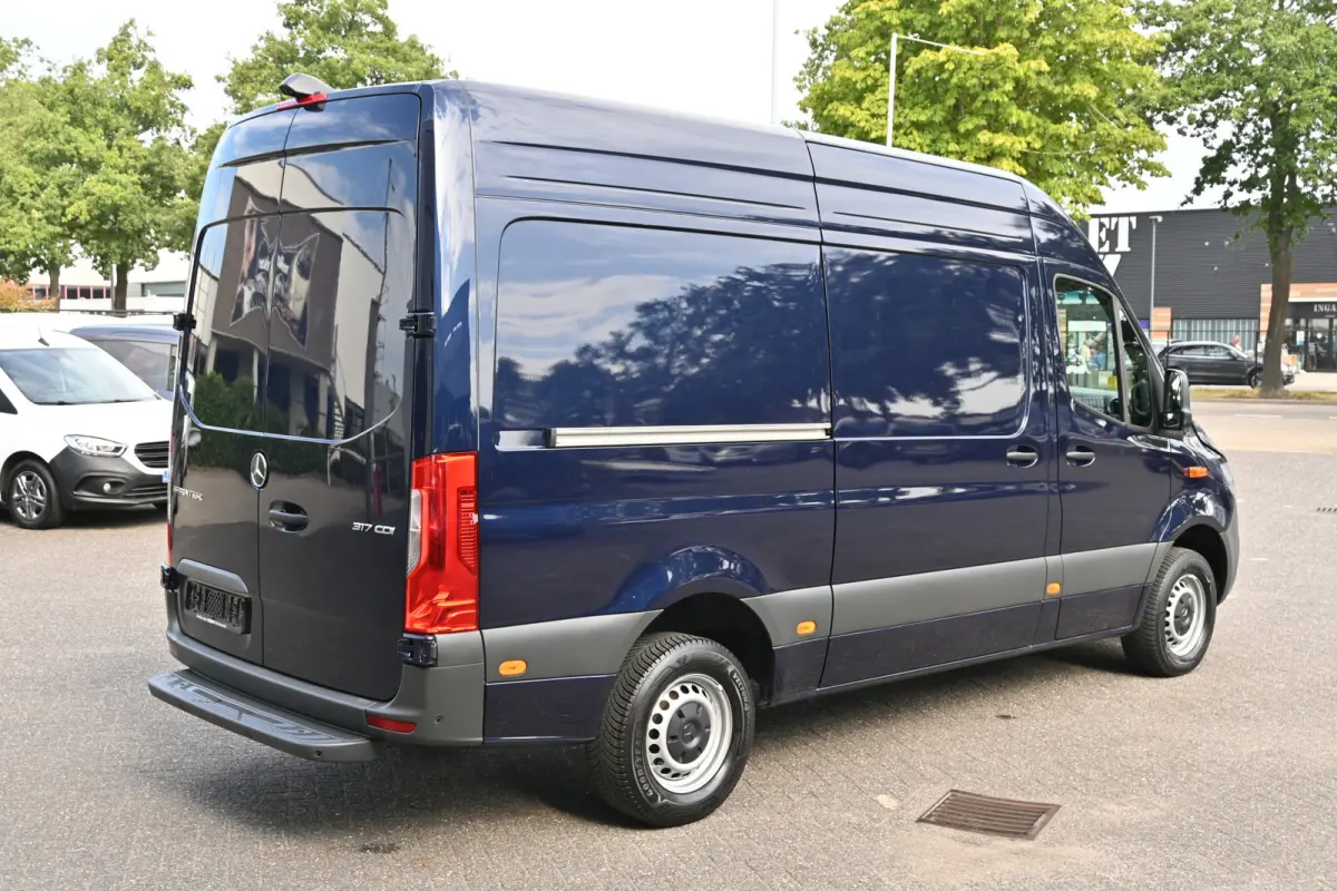 317 CDI L2H2 Pro LED, Geveerde stoel, Navigatie met camera