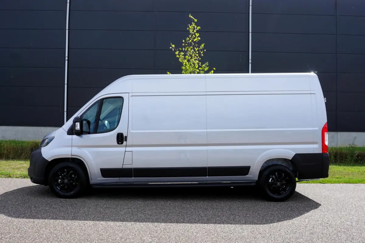 2.2 BlueHDi 180 L3H2 3.5t Nieuw en BPM vrij |180 pk automaat |2e airbag |Groot scherm |Navi |Climate control |Cruise |Metallic |Mooie camperbasis