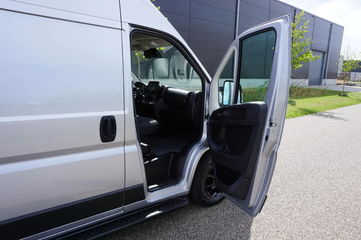 2.2 BlueHDi 180 L3H2 3.5t Nieuw en BPM vrij |180 pk automaat |2e airbag |Groot scherm |Navi |Climate control |Cruise |Metallic |Mooie camperbasis