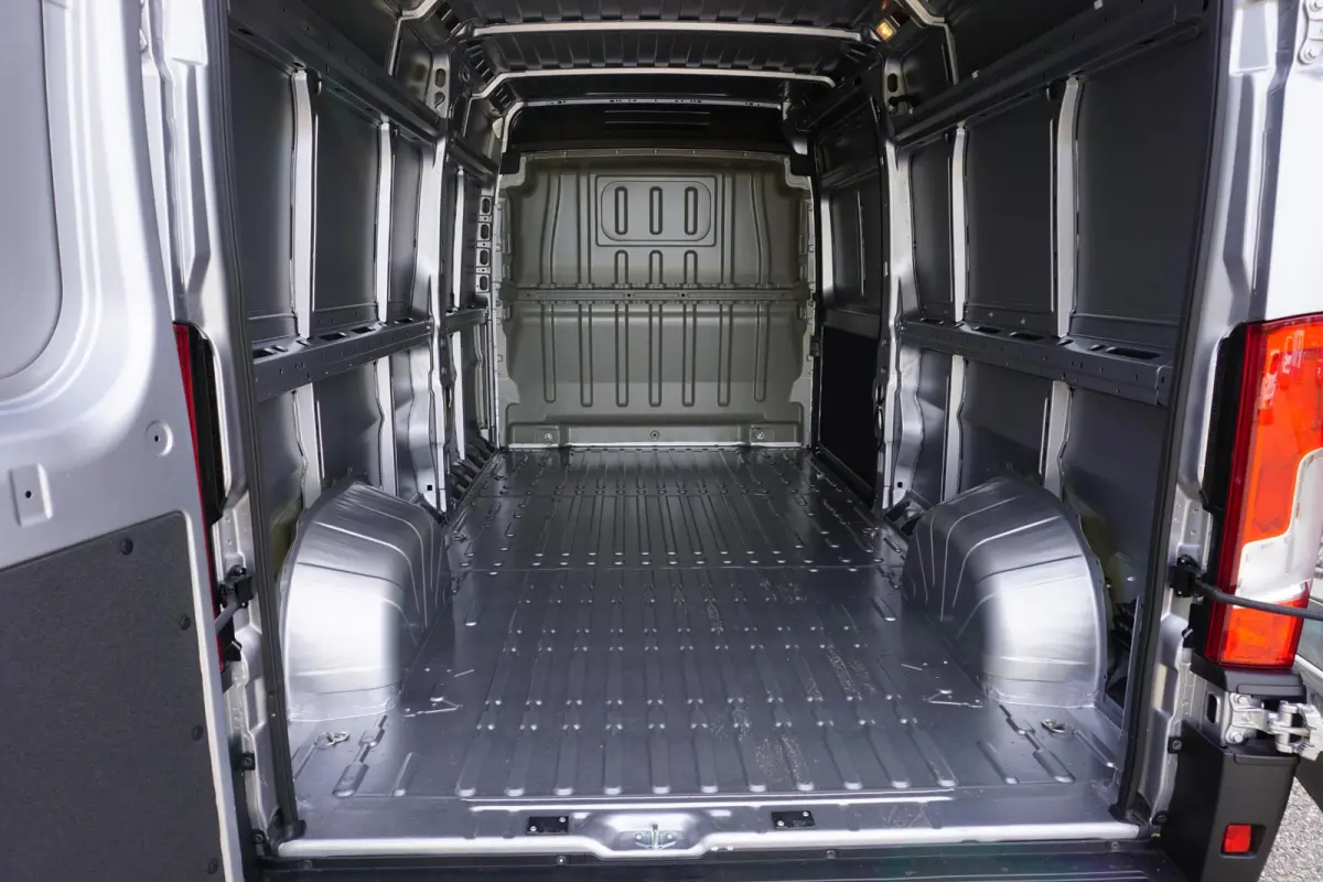 2.2 BlueHDi 180 L3H2 3.5t Nieuw en BPM vrij |180 pk automaat |2e airbag |Groot scherm |Navi |Climate control |Cruise |Metallic |Mooie camperbasis