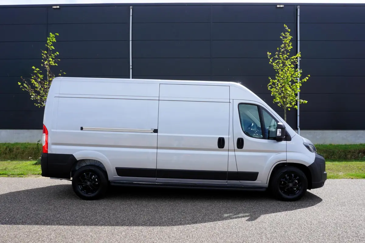 2.2 BlueHDi 180 L3H2 3.5t Nieuw en BPM vrij |180 pk automaat |2e airbag |Groot scherm |Navi |Climate control |Cruise |Metallic |Mooie camperbasis