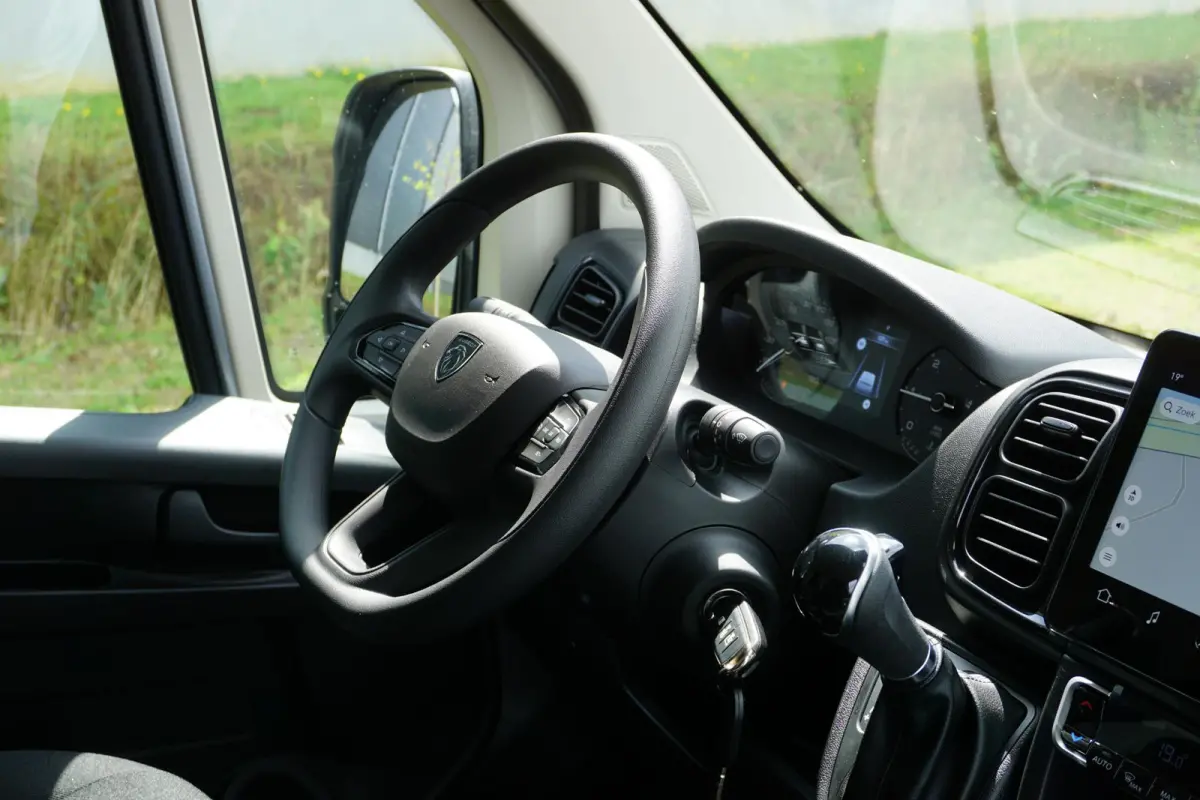 2.2 BlueHDi 180 L3H2 3.5t Nieuw en BPM vrij |180 pk automaat |2e airbag |Groot scherm |Navi |Climate control |Cruise |Metallic |Mooie camperbasis