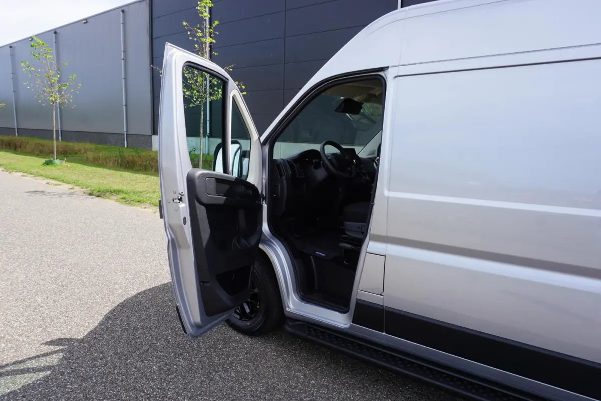 2.2 BlueHDi 180 L3H2 3.5t Nieuw en BPM vrij |180 pk automaat |2e airbag |Groot scherm |Navi |Climate control |Cruise |Metallic |Mooie camperbasis