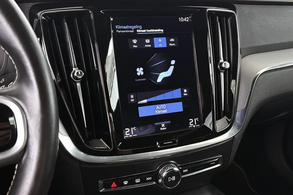 2.0 B3 R-Design Bowers&Wilkins Leder Memory Camera Carplay 19"