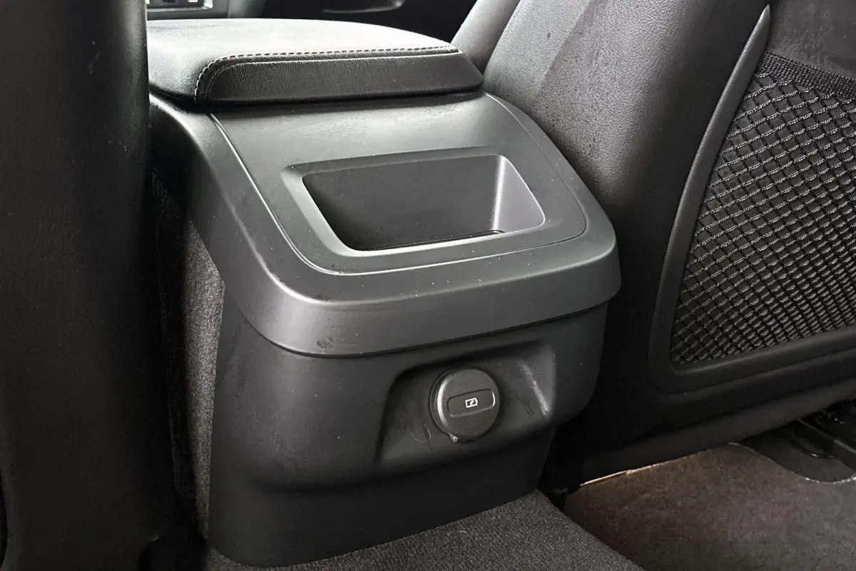2.0 B3 R-Design Bowers&Wilkins Leder Memory Camera Carplay 19"