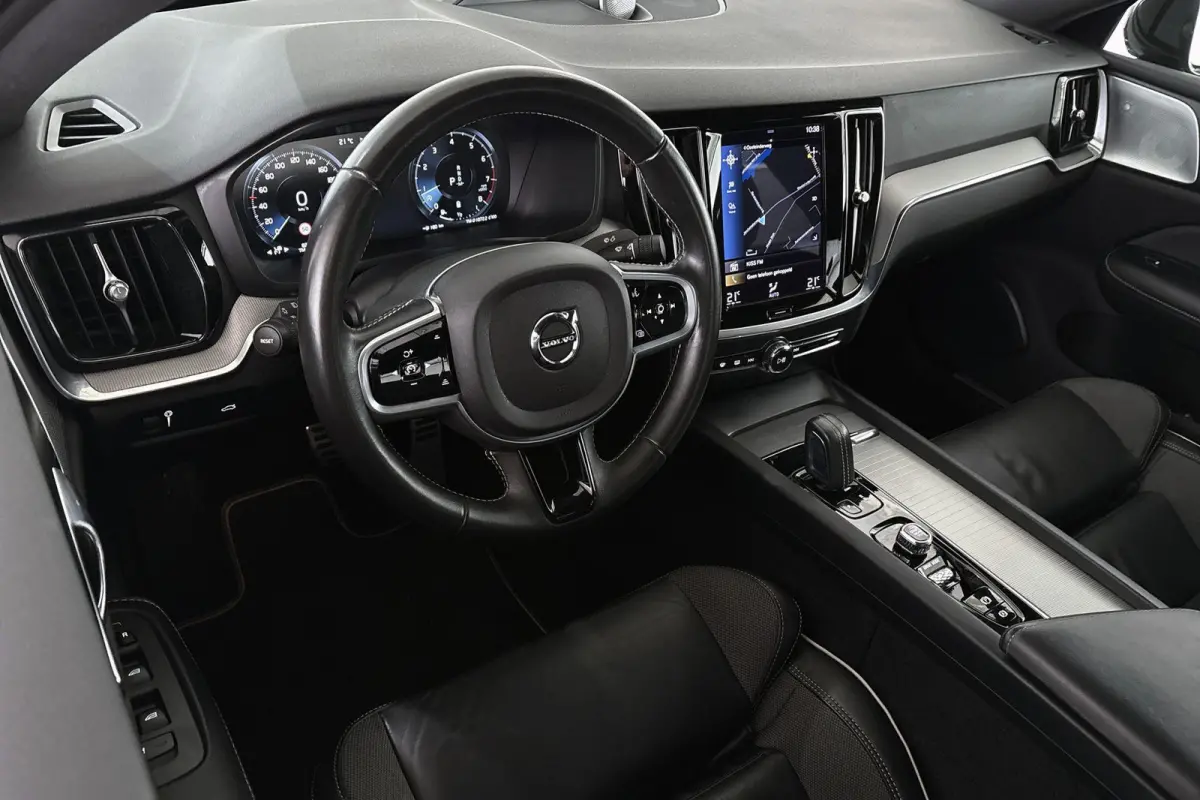 2.0 B3 R-Design Bowers&Wilkins Leder Memory Camera Carplay 19"